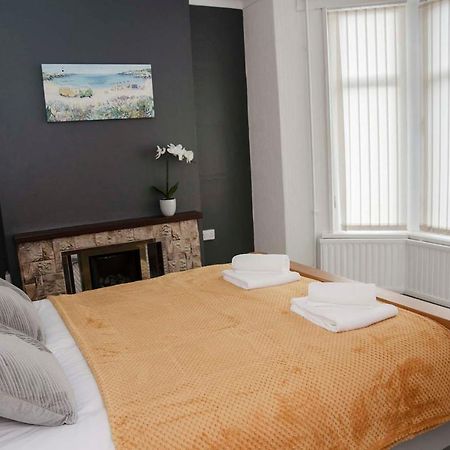 Six Bells Retreat Villa Abertillery ภายนอก รูปภาพ