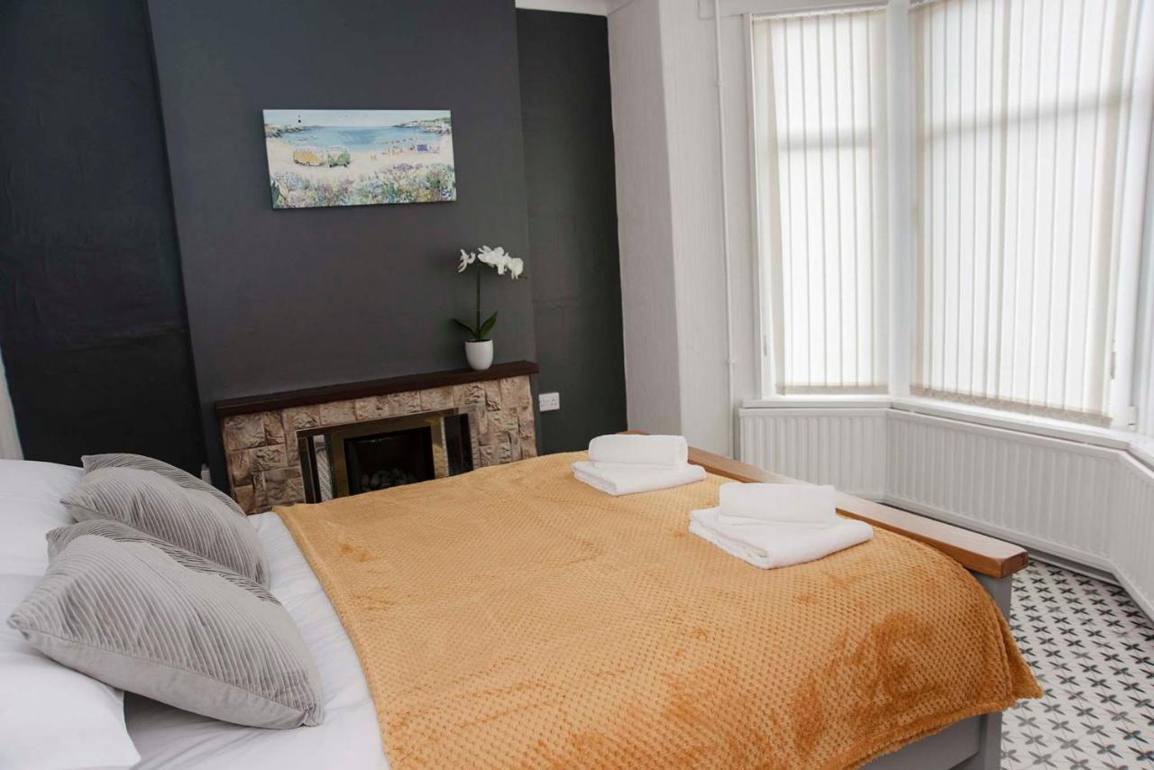Six Bells Retreat Villa Abertillery ภายนอก รูปภาพ