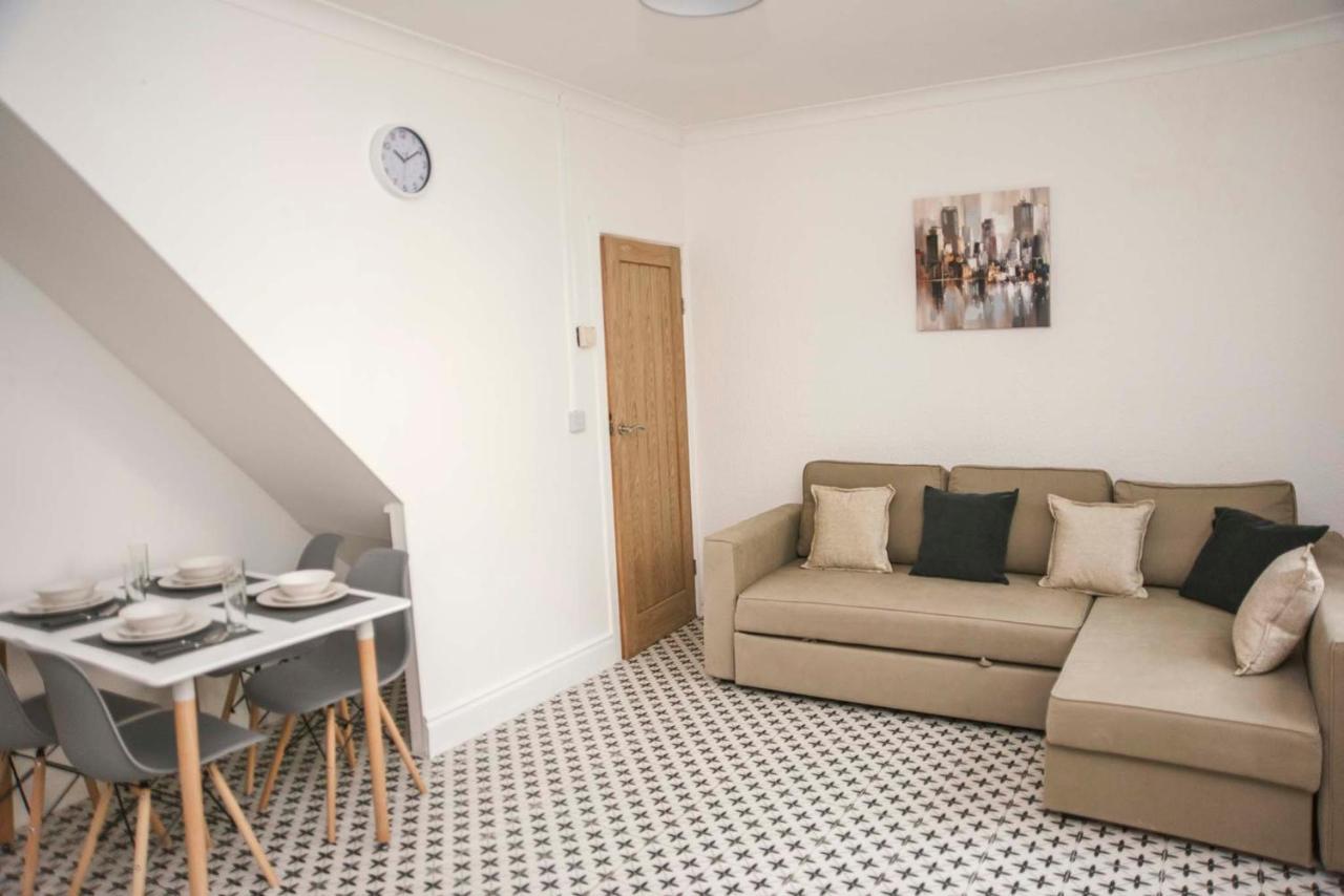 Six Bells Retreat Villa Abertillery ภายนอก รูปภาพ