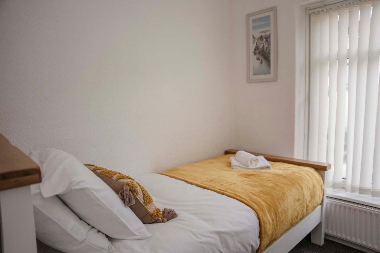 Six Bells Retreat Villa Abertillery ภายนอก รูปภาพ