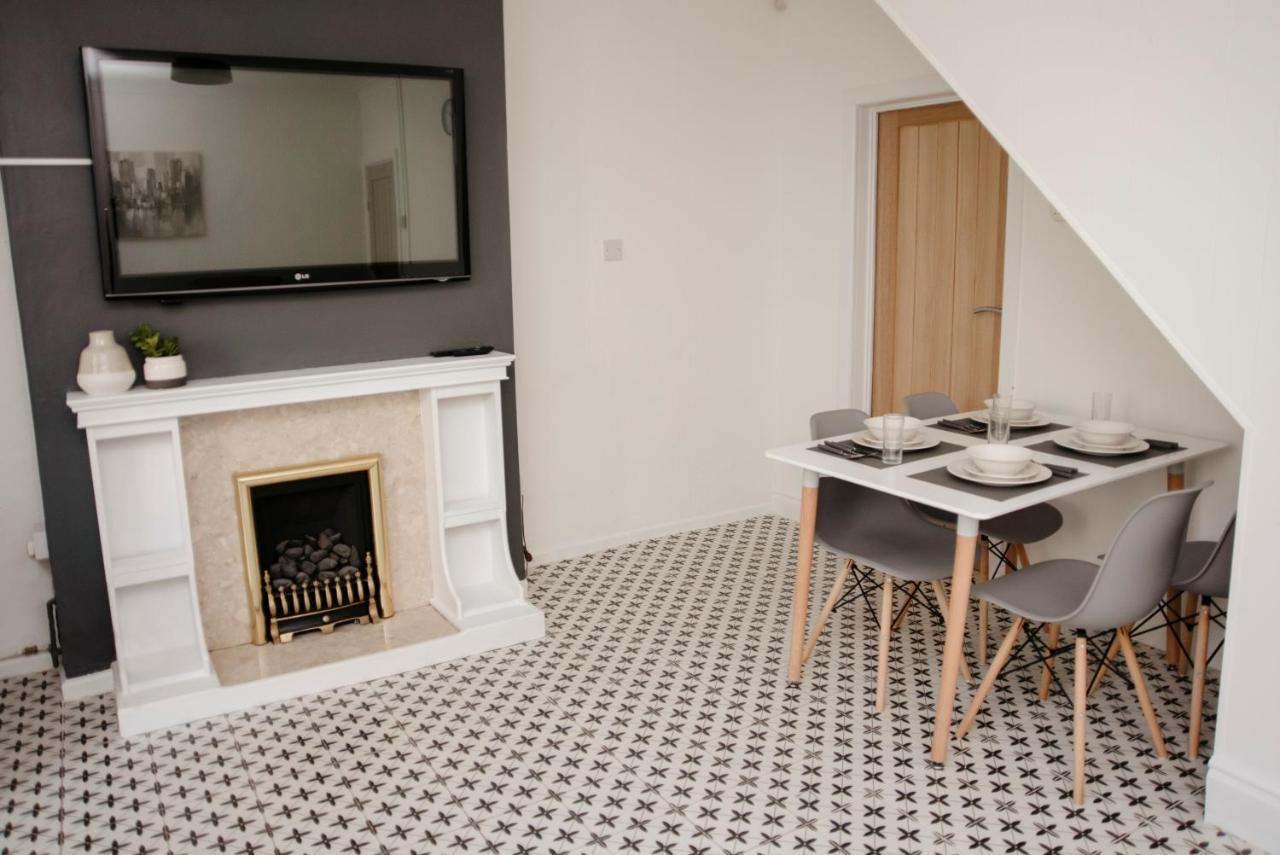 Six Bells Retreat Villa Abertillery ภายนอก รูปภาพ