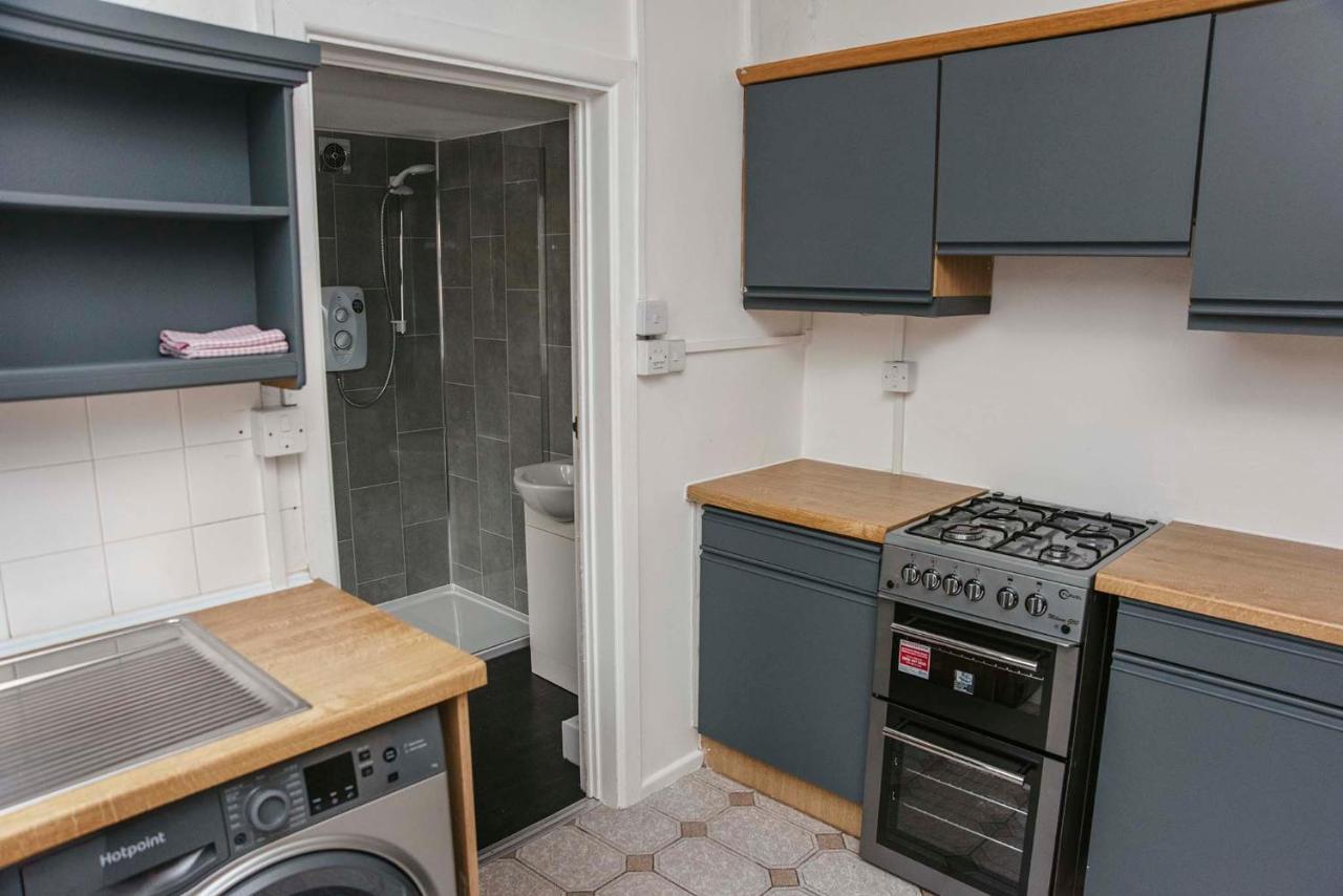Six Bells Retreat Villa Abertillery ภายนอก รูปภาพ