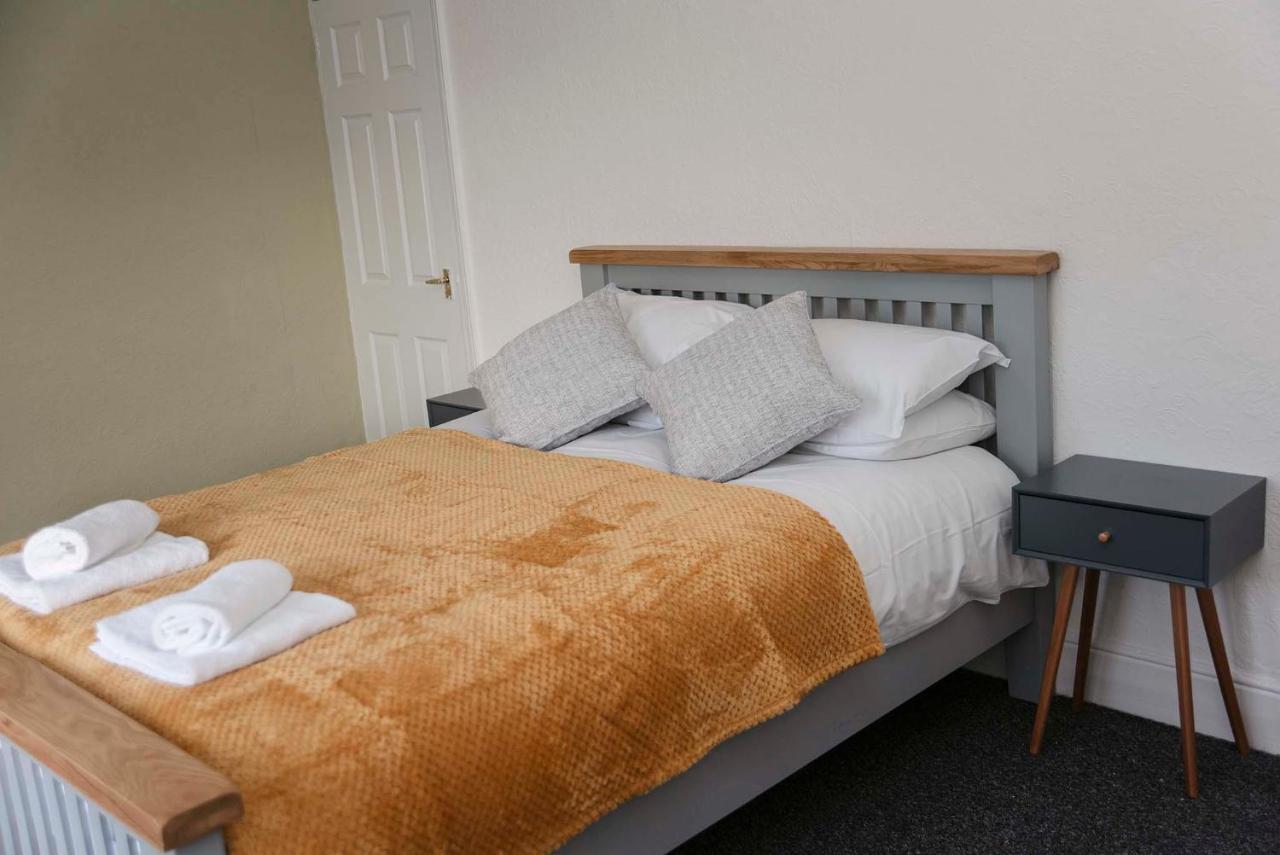 Six Bells Retreat Villa Abertillery ภายนอก รูปภาพ