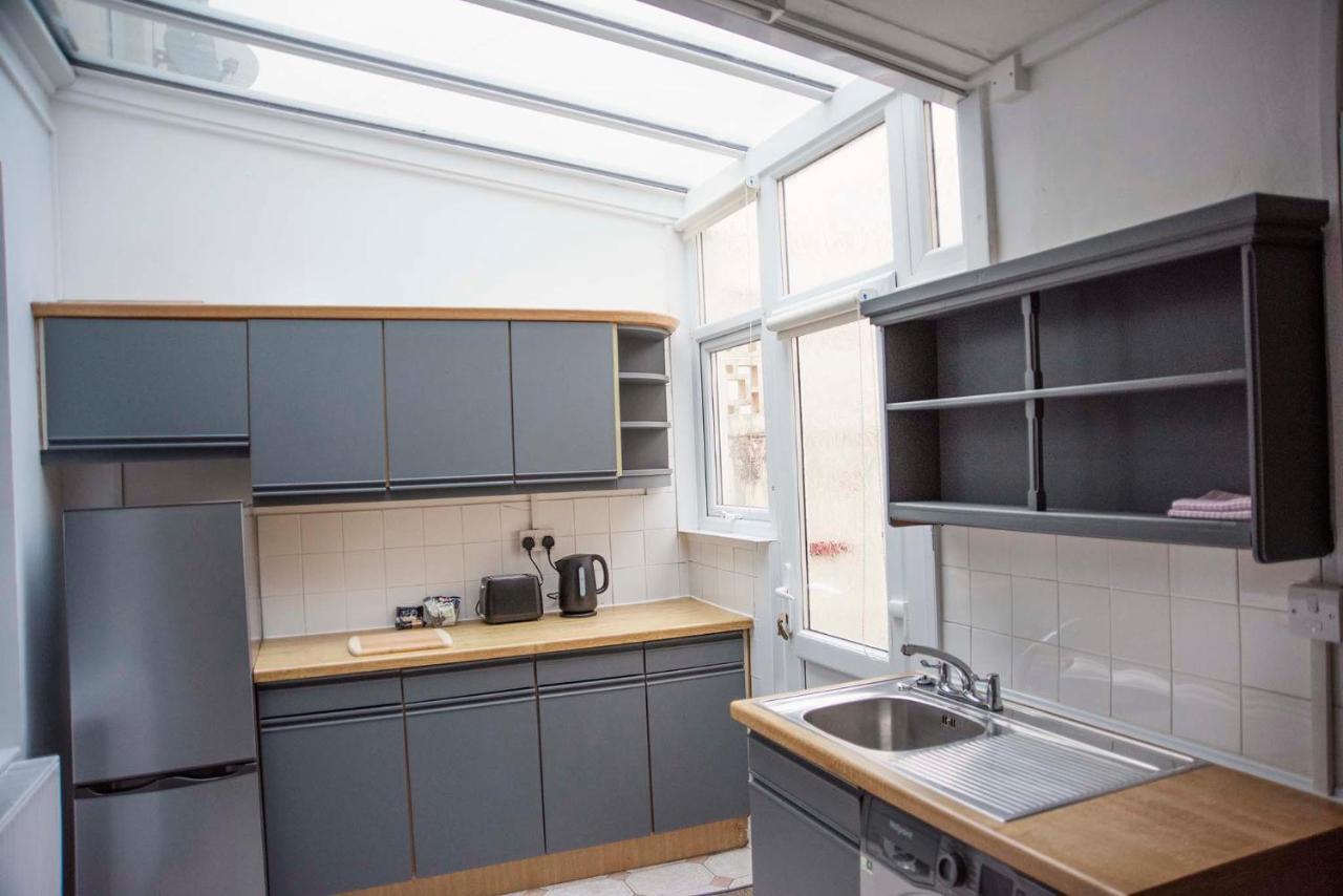 Six Bells Retreat Villa Abertillery ภายนอก รูปภาพ