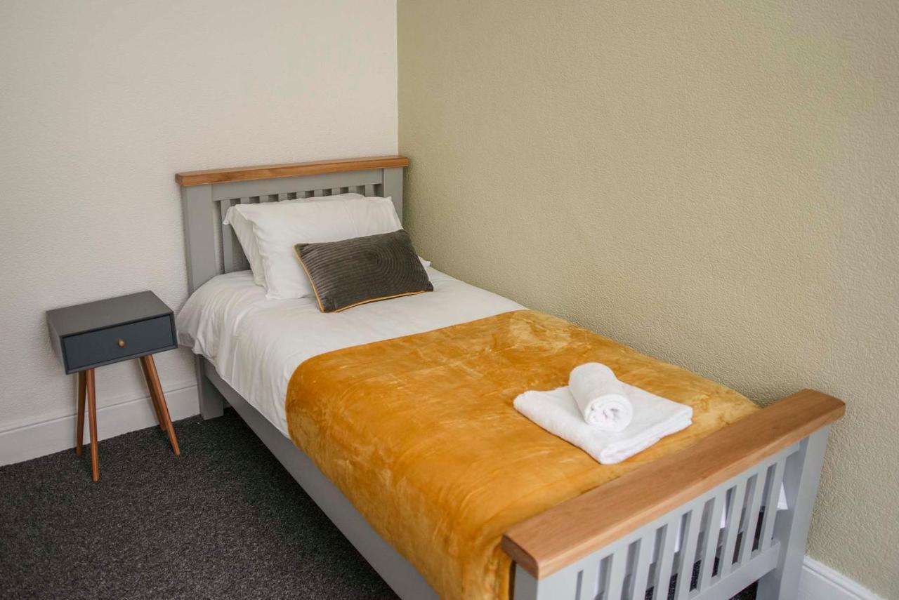 Six Bells Retreat Villa Abertillery ภายนอก รูปภาพ