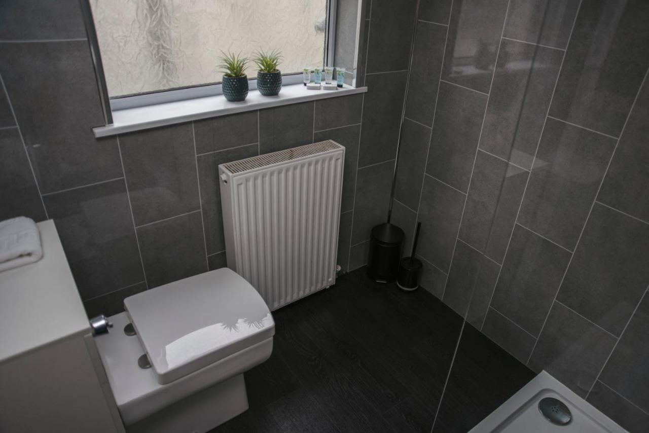 Six Bells Retreat Villa Abertillery ภายนอก รูปภาพ